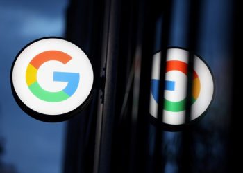 U.S. judge orders Google to share search data with competitors